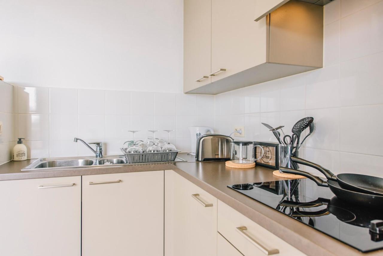 Shs Homes-Luxe Highrise, 2 Bedrooms, Kitchen, Free Parking, Stunning View, Large Tarrasse, Workspace Hasselt Eksteriør billede